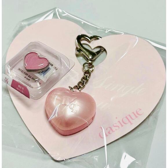 Dasique] Daisyque Not for sale Heart Key Ring Eyeshadow - Picture 1 of 3